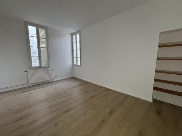 Hyper centre, Appartement F4 de charme au 1 et étage de 83,9m2 fraîchement rénové .