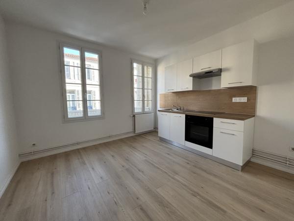 Hyper centre, Appartement F4 de charme au 1 et étage de 83,9m2 fraîchement rénové .