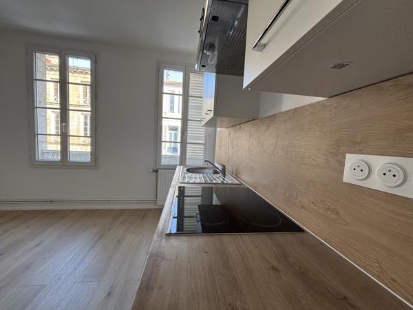 Hyper centre, Appartement F4 de charme au 1 et étage de 83,9m2 fraîchement rénové .