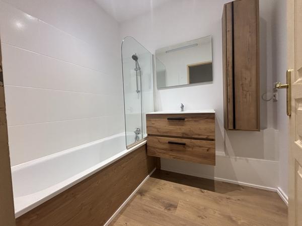 Hyper centre, Appartement F4 de charme au 1 et étage de 83,9m2 fraîchement rénové .