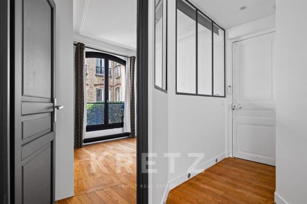 Appartement d’angle avec vues dégagées – Odéon, Paris 6ᵉ