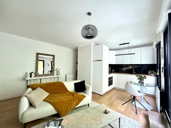 Appartement Type 3 - 2 chambres - La Rochelle secteur Médiathèque (Ville en Bois) €498 750 ** - Référence JH735D1