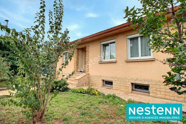 Maison plain-pied avec grand terrain de 836m² et garage à Décines-Charpieu