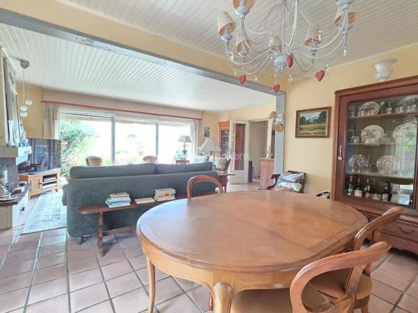 Vente                                                      Maison
                        
                     5 pièces                      118 m2                     à Pluneret