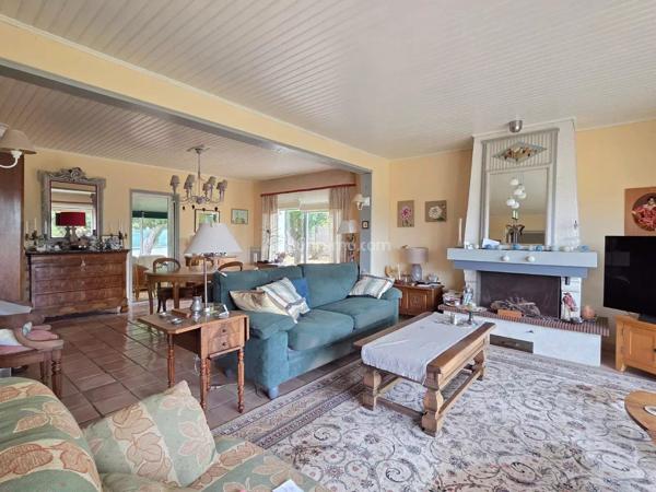 Vente                                                      Maison
                        
                     5 pièces                      118 m2                     à Pluneret