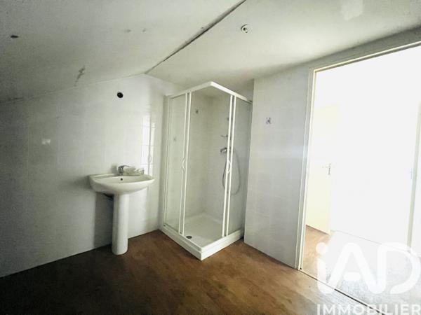 Immeuble à vendre 250 m² Hundling