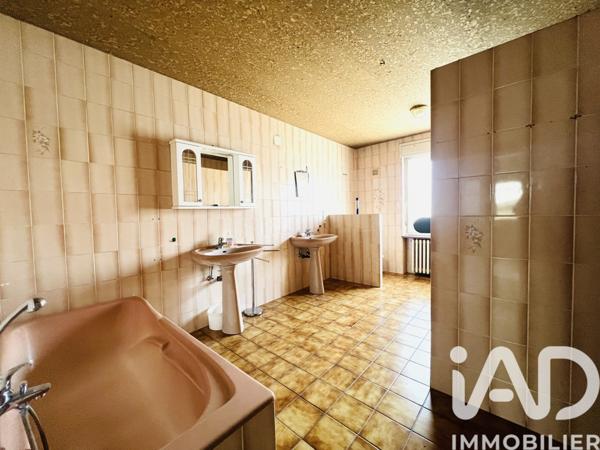 Immeuble à vendre 250 m² Hundling