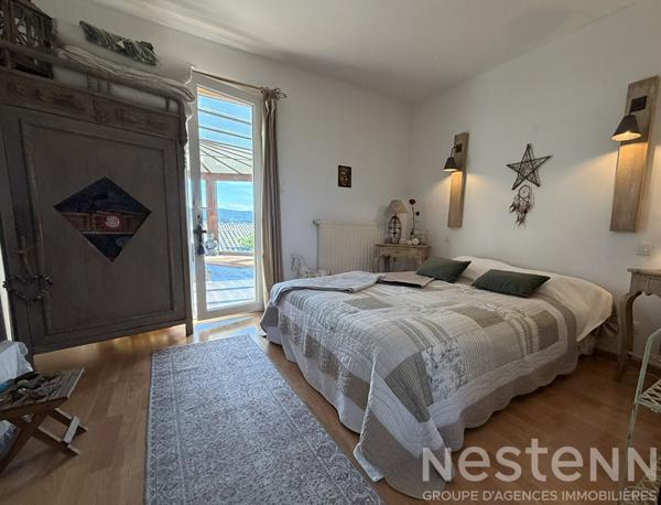 Villa d'architecte de plus de 220 m² avec studio indépendant, suite parentale et jardin sans vis-à-vis à Trèbes