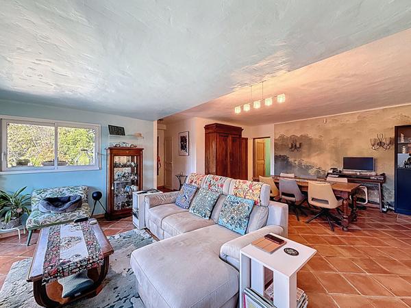 En Exclusivité- Rez-de-villa Magagnosc 4 pièce(s) 119 m2, 2 chambres + possible d'en faire une troisième, 580 m2 de jardin privatif, calme absolu, proche des commodités