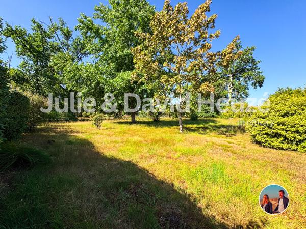 Terrain
        
        - 900 m² Exclusivité 340 000 € *