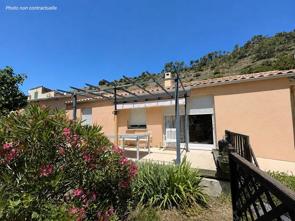 Maison de village  Les Mees véranda et jardin