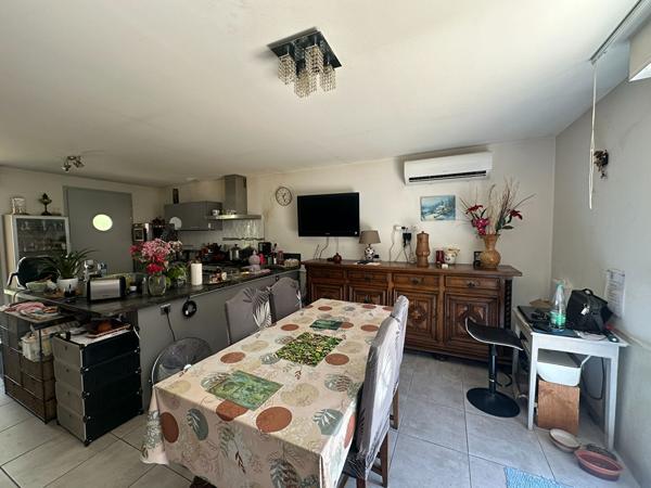Maison de village  Les Mees véranda et jardin