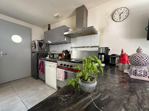Maison de village  Les Mees véranda et jardin