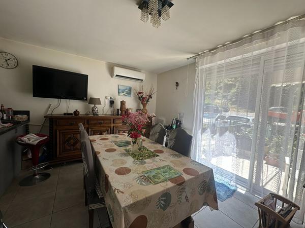 Maison de village  Les Mees véranda et jardin