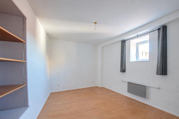 Appartement T3, 2 chambres, cave