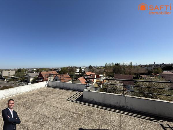 Superbe appartement en attique de 4 pièces disposant d'une cave, d'une place de stationnement privée et d'un garage !