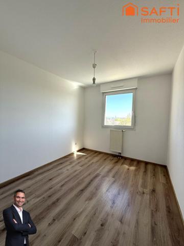 Superbe appartement en attique de 4 pièces disposant d'une cave, d'une place de stationnement privée et d'un garage !