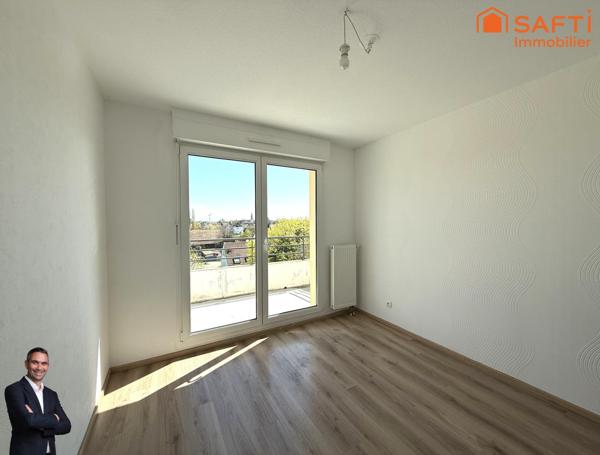 Superbe appartement en attique de 4 pièces disposant d'une cave, d'une place de stationnement privée et d'un garage !