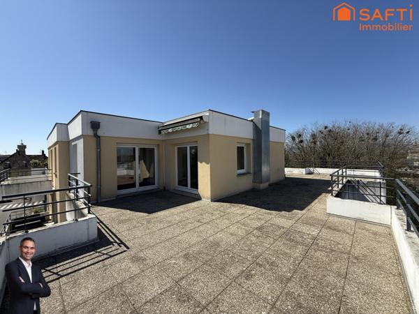 Superbe appartement en attique de 4 pièces disposant d'une cave, d'une place de stationnement privée et d'un garage !