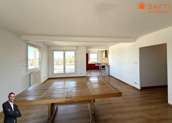 Superbe appartement en attique de 4 pièces disposant d'une cave, d'une place de stationnement privée et d'un garage !