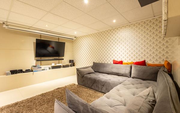 Maison à vendre    8 pièces • 263 m2 Villemomble