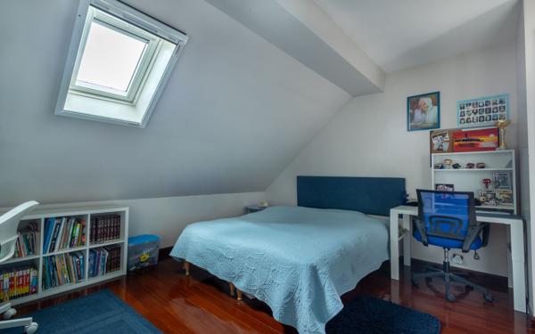 Maison à vendre    8 pièces • 263 m2 Villemomble