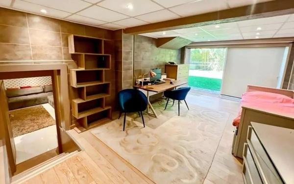 Maison à vendre    8 pièces • 263 m2 Villemomble