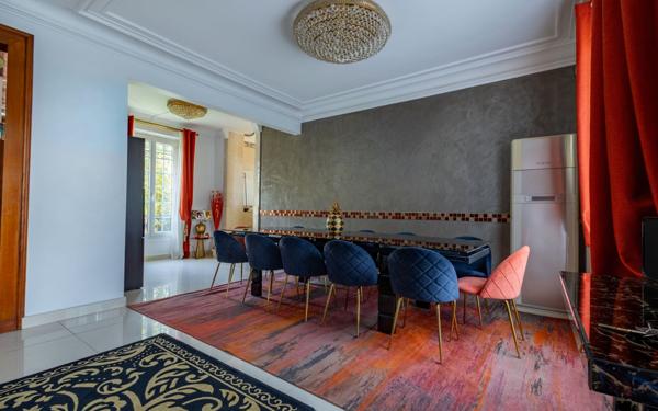 Maison à vendre    8 pièces • 263 m2 Villemomble