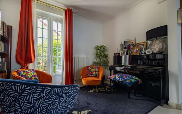 Maison à vendre    8 pièces • 263 m2 Villemomble