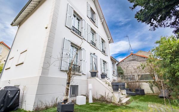Maison à vendre    8 pièces • 263 m2 Villemomble