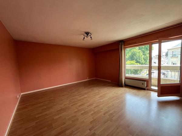 ANGERS PASTEUR - T2 AVEC BALCON CAVE ET PARKING