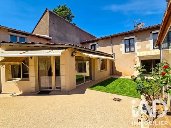 Maison à vendre 8 pièces 188 m² Neuville-de-Poitou
