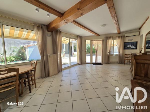 Maison à vendre 8 pièces 188 m² Neuville-de-Poitou