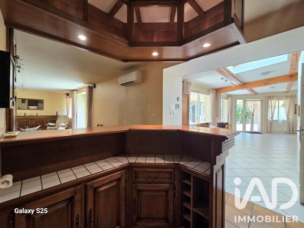 Maison à vendre 8 pièces 188 m² Neuville-de-Poitou