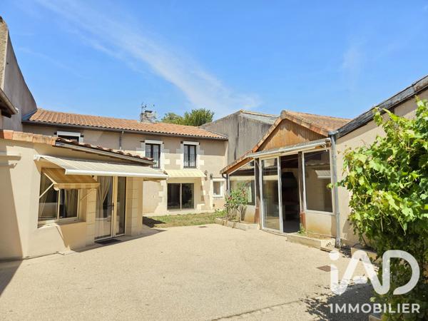 Maison à vendre 8 pièces 188 m² Neuville-de-Poitou