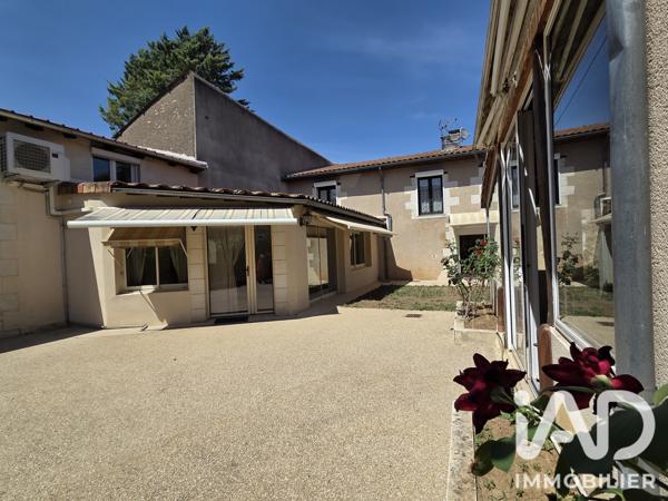 Maison à vendre 8 pièces 188 m² Neuville-de-Poitou
