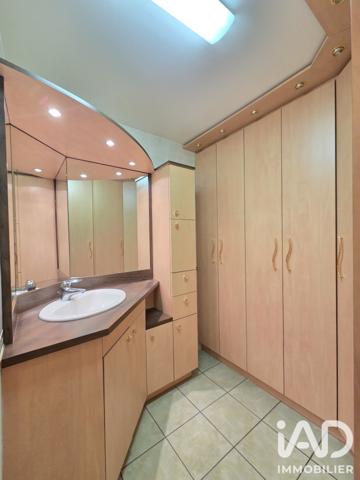 Maison à vendre 8 pièces 188 m² Neuville-de-Poitou
