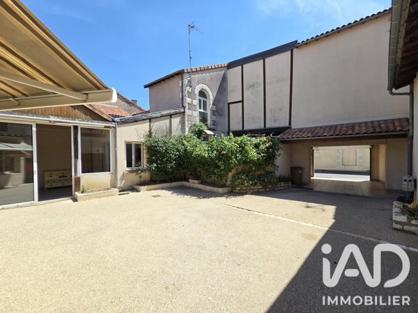 Maison à vendre 8 pièces 188 m² Neuville-de-Poitou