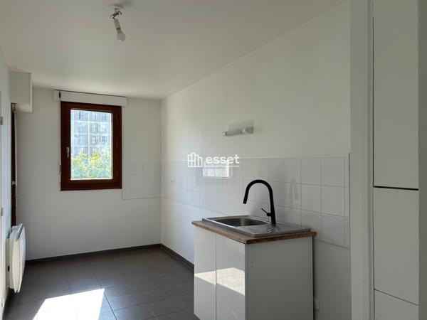 Location Appartement 3 pièces 76 m² - Paris 75012