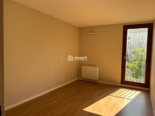 Location Appartement 3 pièces 76 m² - Paris 75012