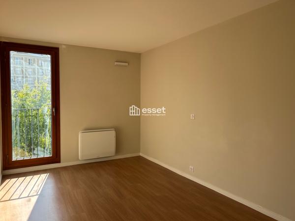 Location Appartement 3 pièces 76 m² - Paris 75012