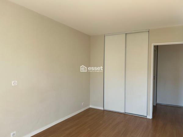 Location Appartement 3 pièces 76 m² - Paris 75012