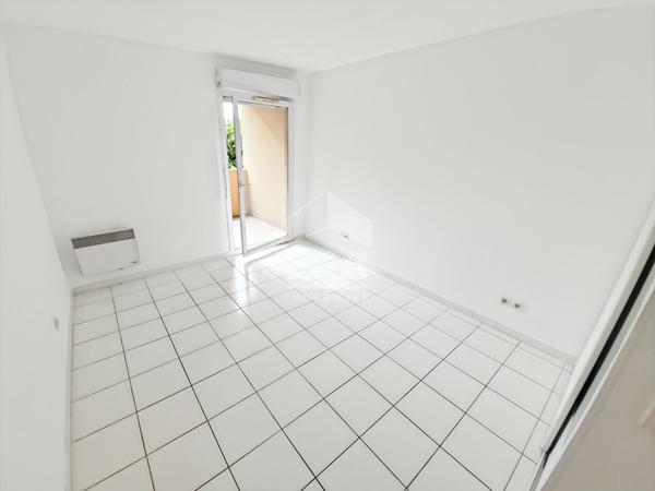 Appartement Salon De Provence 2 pièce(s) 47 m2 avec garage