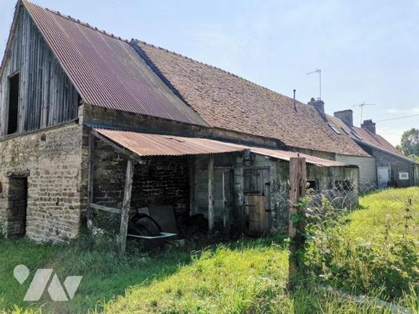 LA FERTE MACE 3 mns du centre ville: Maison en pierres d'environ 100 m²  sur 2ha 30 de terrain