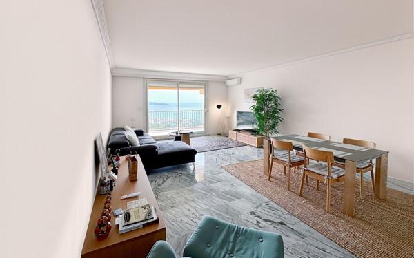 Appartement à vendre    3 pièces • 80 m2 Nice