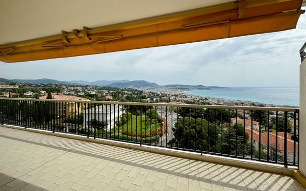 Appartement à vendre    3 pièces • 80 m2 Nice