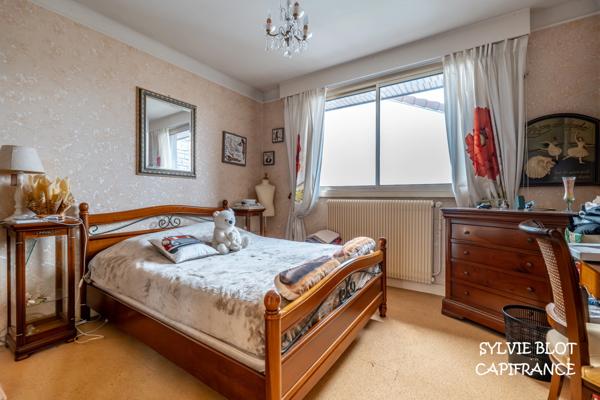 Maison à vendre 7 pièces PARAY VIEILLE POSTE (91) - Sous-sol - Terrain 730m² - Dépendance.