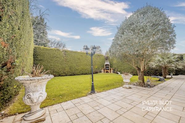 Maison à vendre 7 pièces PARAY VIEILLE POSTE (91) - Sous-sol - Terrain 730m² - Dépendance.