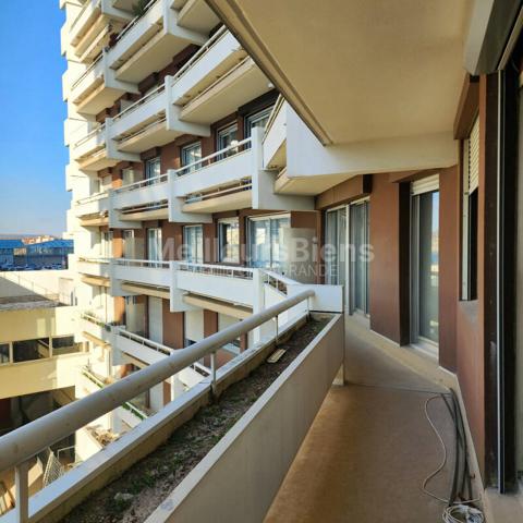 T4 HYPER CENTRE avec balcon et Parking