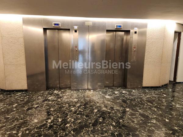 T4 HYPER CENTRE avec balcon et Parking